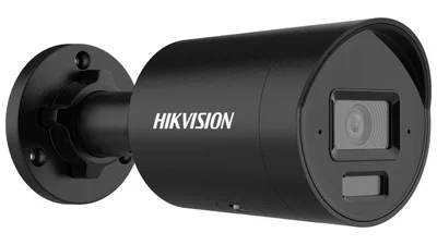 Cámara IP Hikvision 4MP luz híbrida bullet acusense 2.8 mm negra